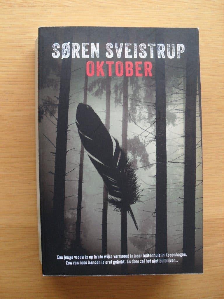 Oktober van Soren Sveinstrup, Ophalen of Verzenden, Gelezen