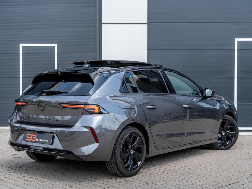 Opel Astra 1.2 Turbo Ultimate 360 Cam|Stuurverw|Pano|BOMVOL!, Auto's, 1199 cc, Leder en Stof, 3 cilinders, 131 pk
