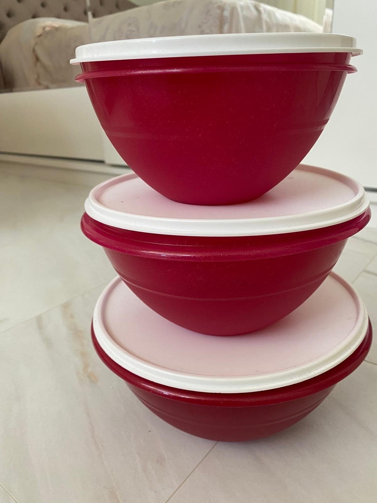 Set van 3 Tupperware kommen met deksel - Rood, Huis en Inrichting, Nieuw, Luchtdicht, Ophalen of Verzenden, Bak of Kom