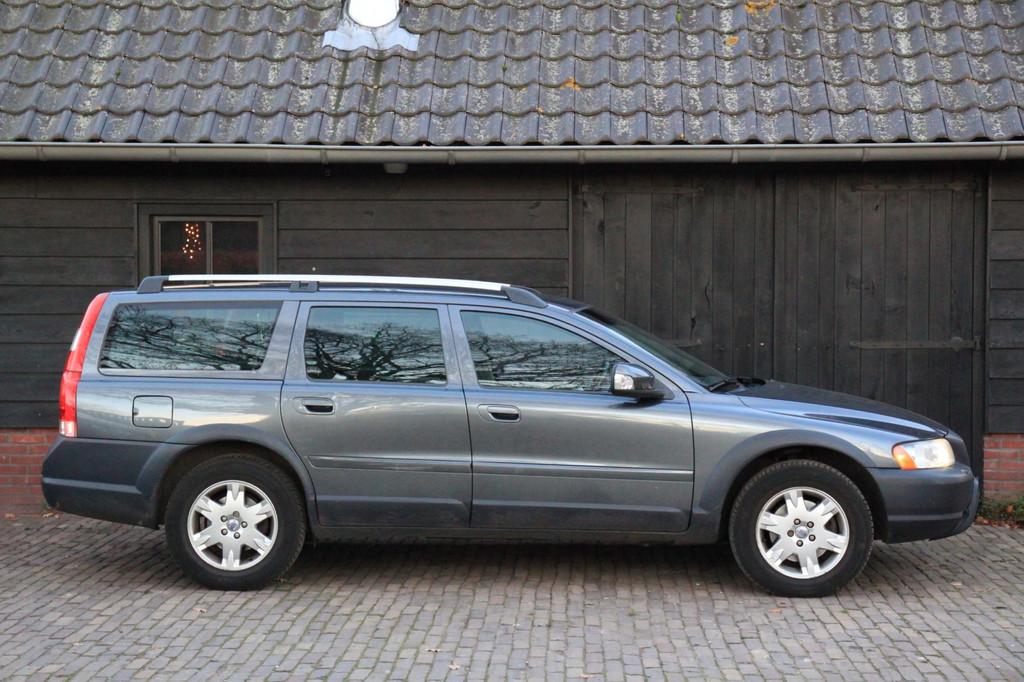 Volvo XC70 2.4 D5 Ocean Race Xenon/Leer/Parkeersensor/Apk 03, Automaat, 1694 kg, Zwart, 197 €/maand