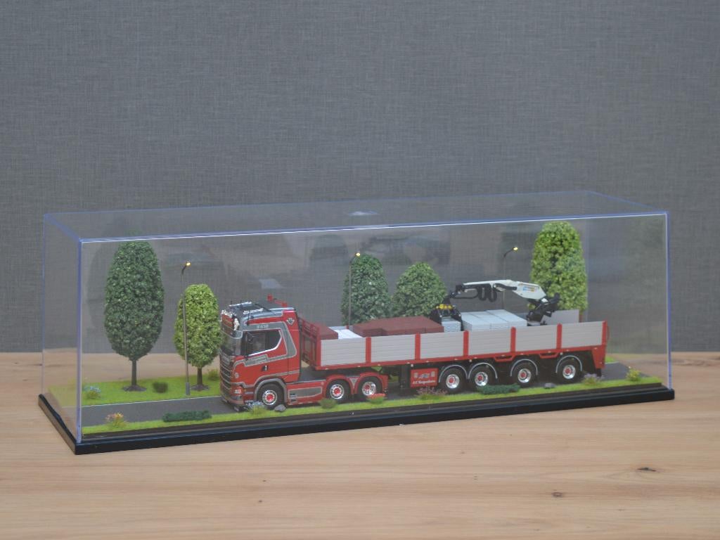 Dioramavitrine bomenlaan met verlichting (50x15x15cm), Ophalen of Verzenden, Nieuw, Bus of Vrachtwagen, Tekno