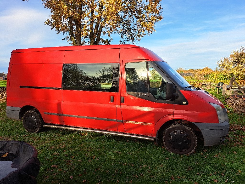 FORD TRANSIT CAMPER 300L FD VAN 140 PK 4.36 ROOD, Auto's, 2800 kg, Origineel Nederlands, Particulier, 2274 kg
