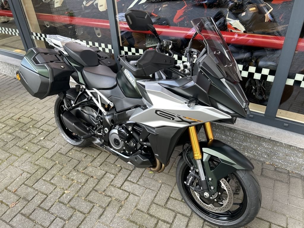 SUZUKI GSX-S 1000 GX 2024, Bedrijf, Sport