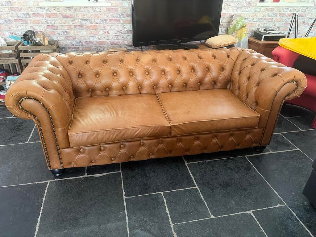 Leren Chesterfield bank - 2,5 zits, Huis en Inrichting, Ophalen, Tweepersoons, Zo goed als nieuw, 200 tot 250 cm