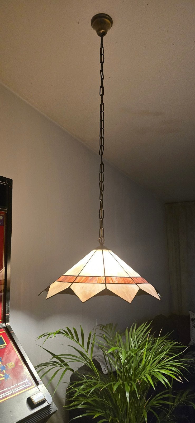 Tiffany hanglamp met gekleurd glas ( ophalen ), Huis en Inrichting, Lampen | Hanglampen, Ophalen, Zo goed als nieuw, Tiffany, Minder dan 50 cm