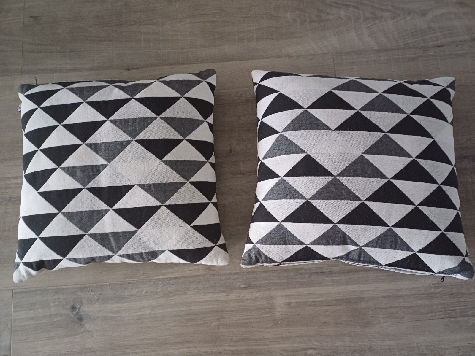 Zwart/wit/grijze vierkante sierkussens, 45x45cm, Wit, Vierkant, Ophalen of Verzenden, Zo goed als nieuw