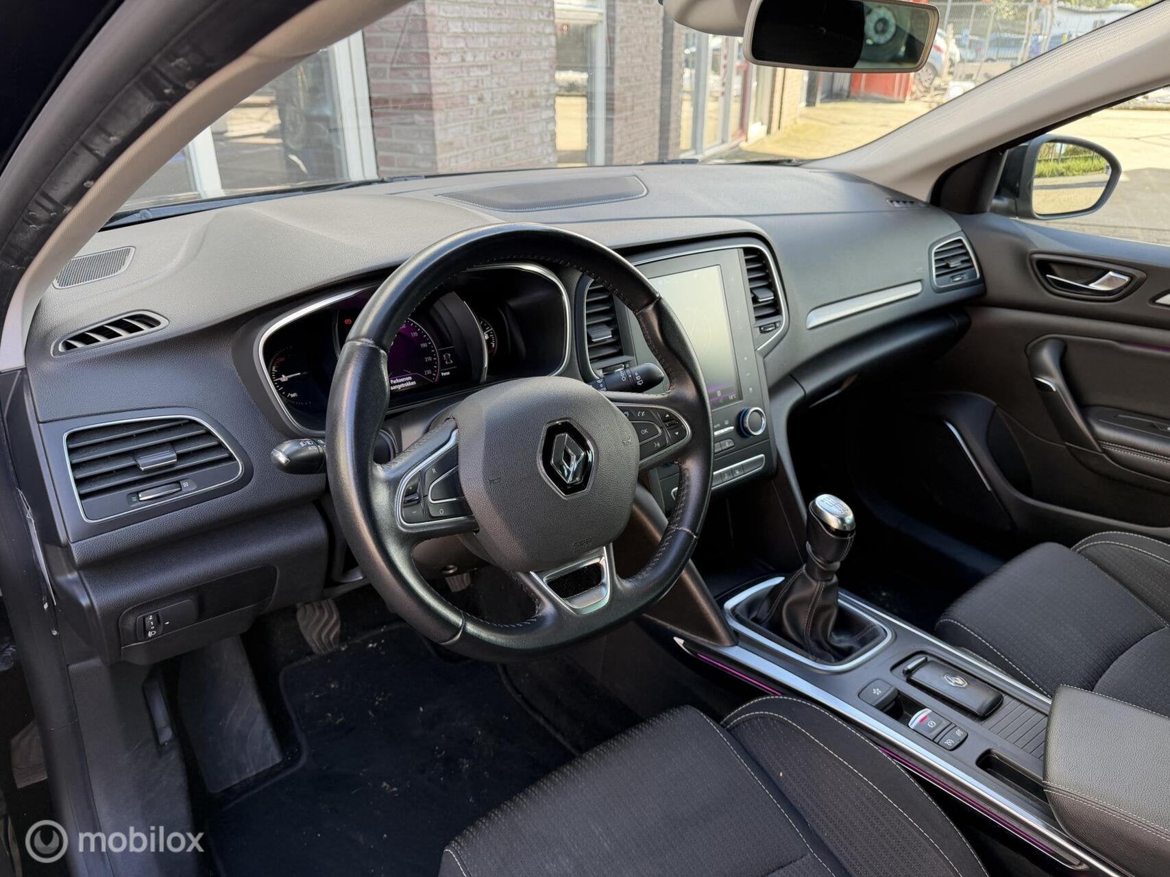 Renault Megane Estate 1.3 TCe Camera Trekhaak Cruise, Auto's, Voorwielaandrijving, Gebruikt, 4 cilinders, Zwart