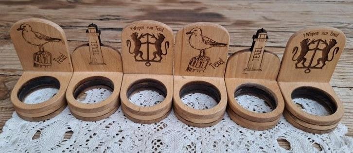 6 Houten eierdopjes TEXEL, meeuw, vuurtoren, wapen, -, -, Ophalen of Verzenden, Zo goed als nieuw