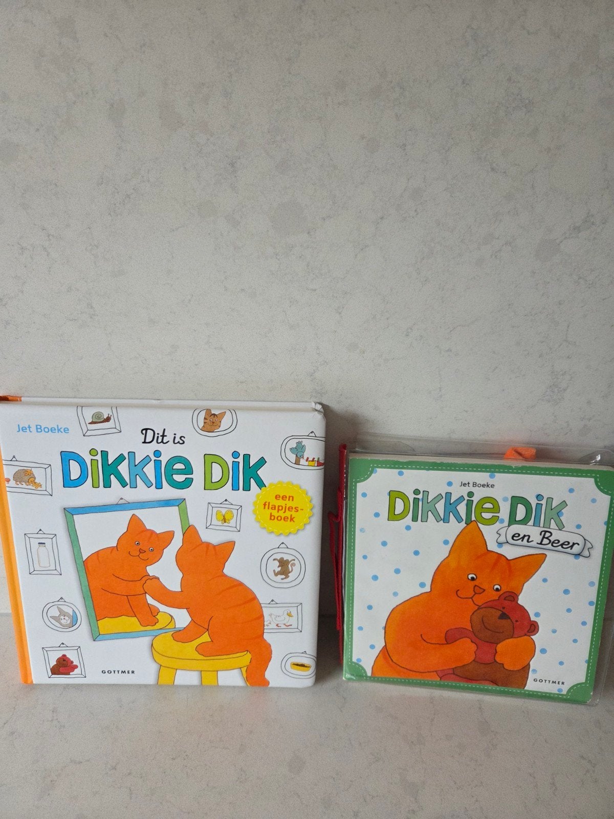 Dikkie Dik - Flapjesboek + boek Beer met handpoppen, Boeken, Kinderboeken | Baby's en Peuters, Ophalen of Verzenden, Zo goed als nieuw