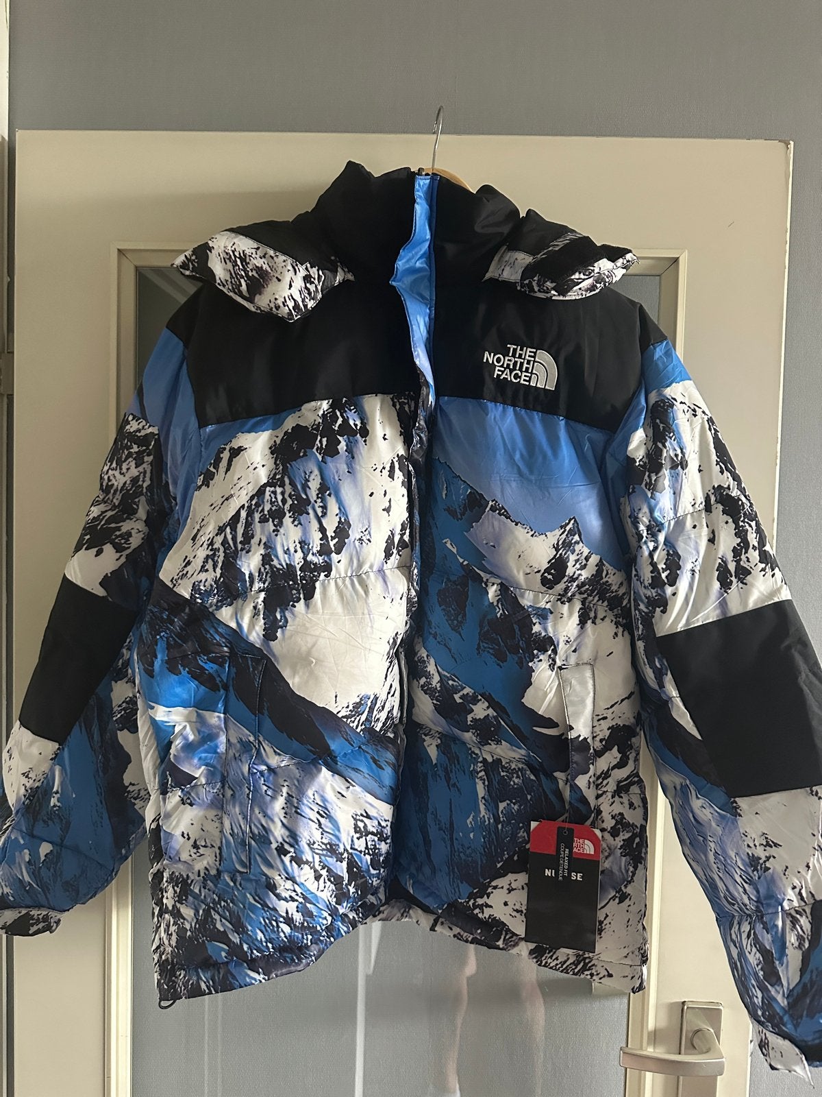 The North Face x Supreme Nuptse Jacket - Bergprint, Ophalen of Verzenden, Nieuw, Maat 56/58 (XL), Meerkleurig