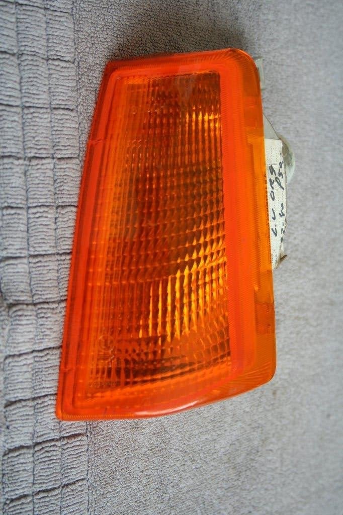 OPEL REKORD E 2 een mooie L,V knipperlicht, Ophalen of Verzenden, Oldtimer onderdelen