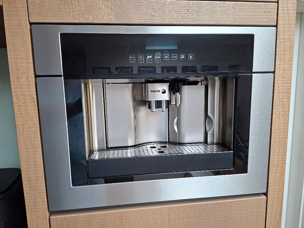 Volautomatische Inbouw Koffiemachine, Witgoed en Apparatuur, Koffiezetapparaten, Gebruikt, Gemalen koffie, Koffiebonen, Koffiemachine