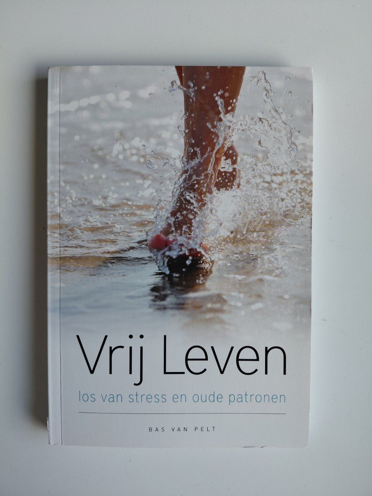 Bas van Pelt - Vrij Leven, Bas van Pelt, Ophalen of Verzenden, Ontwikkelingspsychologie, Zo goed als nieuw