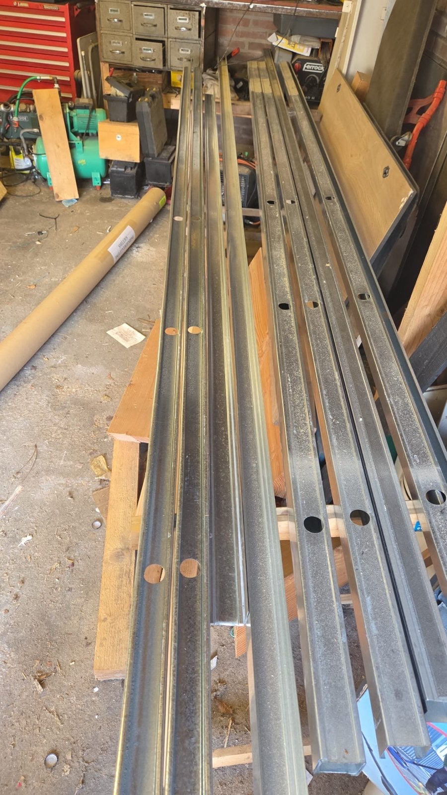 Metal Stud profielen – 7 staanders + 3,5 liggers 3,59 m lang, Ophalen, Nieuw, IJzer
