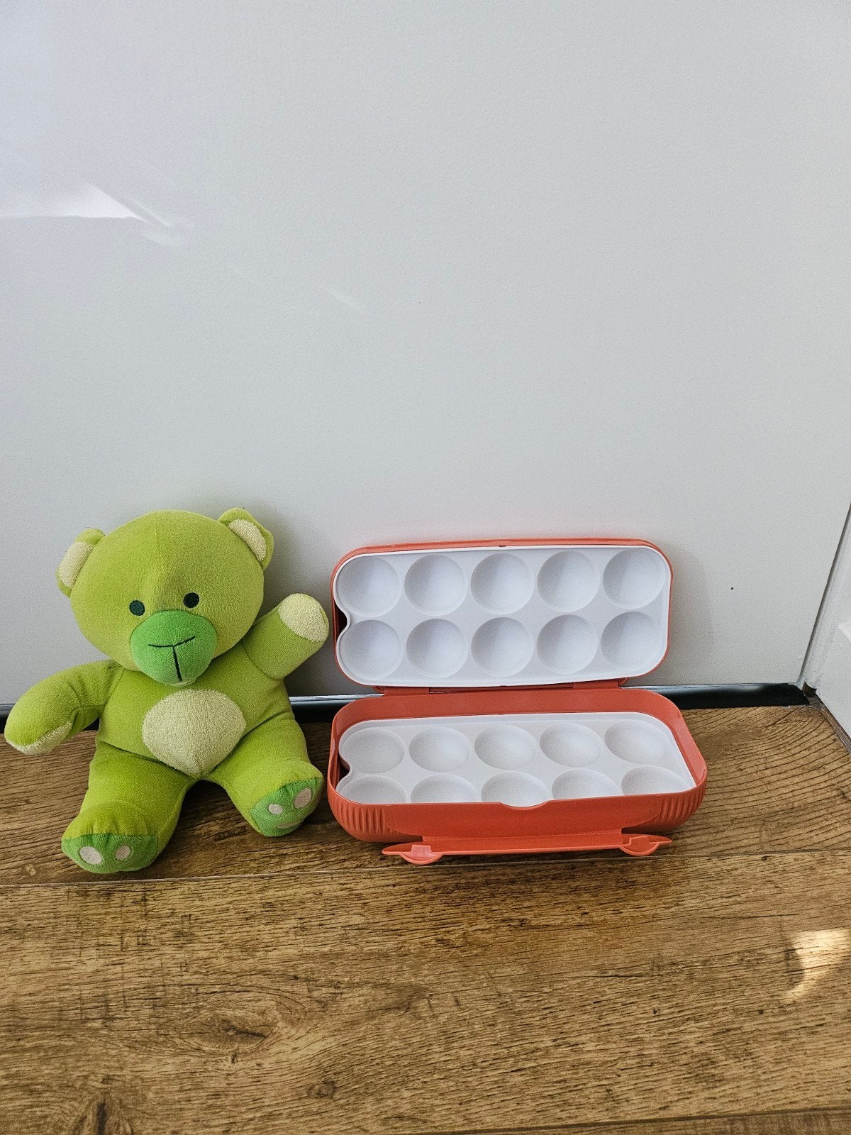 * Tupperware nieuwe zalmkleurige eierdoos 10 eieren, Overige kleuren, Overige typen, Nieuw, Ophalen of Verzenden