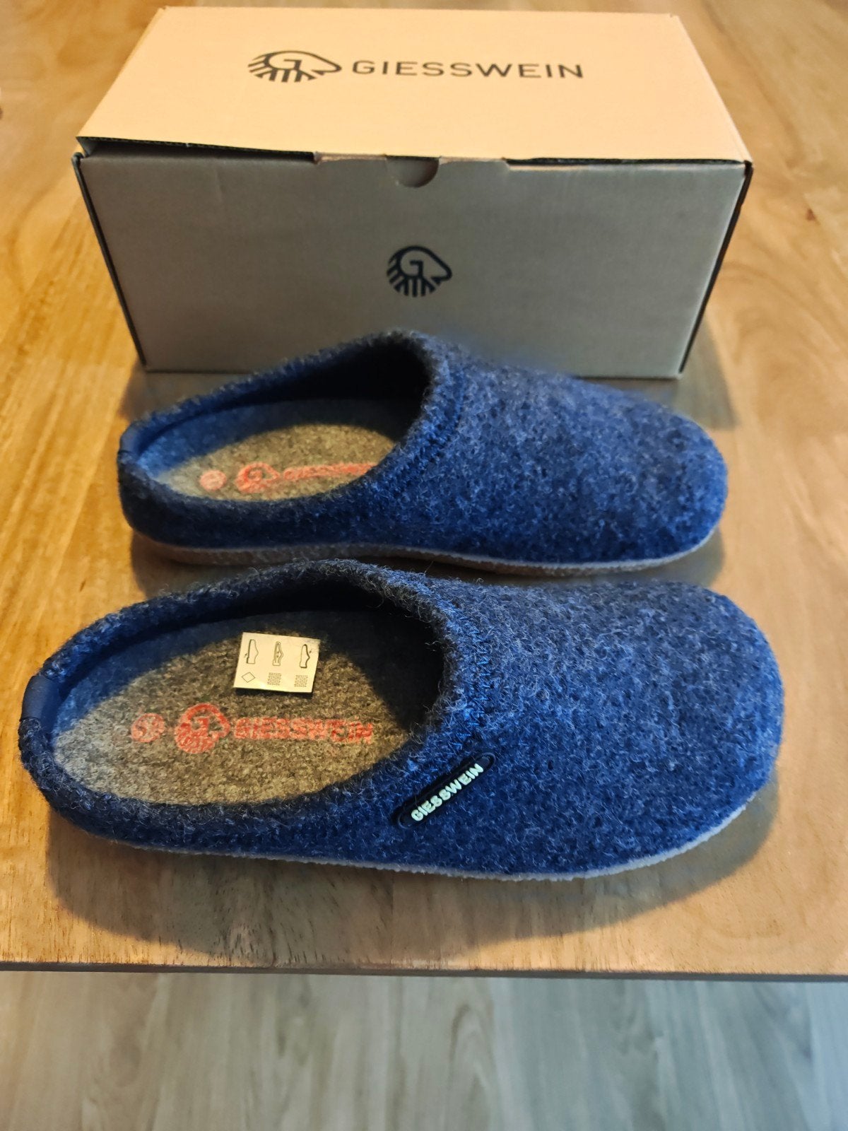 Giesswein Veitsch sloffen / pantoffels - Maat 37 - Nieuw, Blauw, Nieuw, Ophalen of Verzenden, Pantoffels of Sloffen