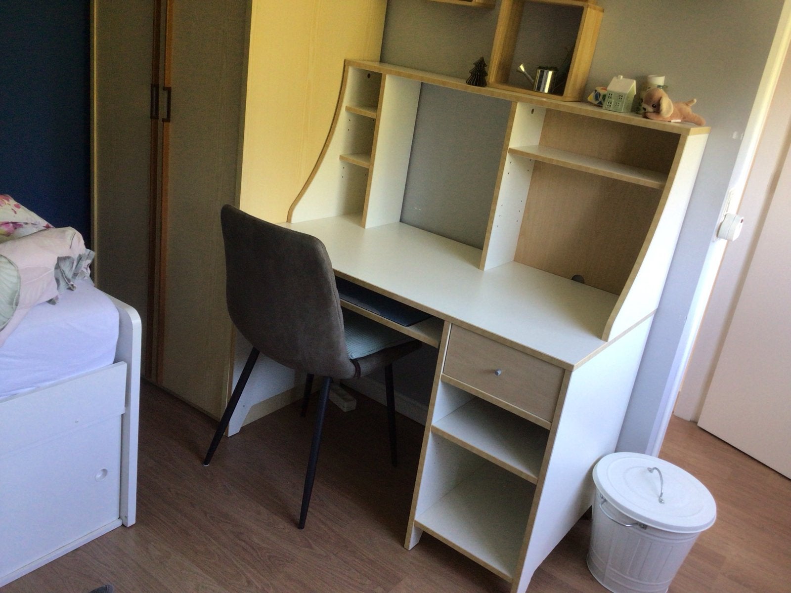 Ikea bureau met opbouw, Huis en Inrichting, Bureaus, Ophalen, Gebruikt