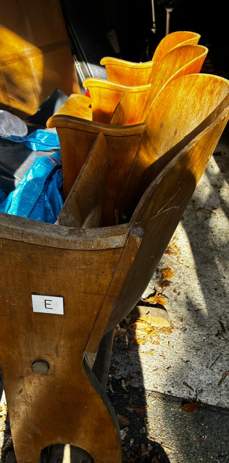 Bioscoop / theaterstoeltjes te koop nu 50 euro !, Ophalen of Verzenden, Zo goed als nieuw, Hout, Drie