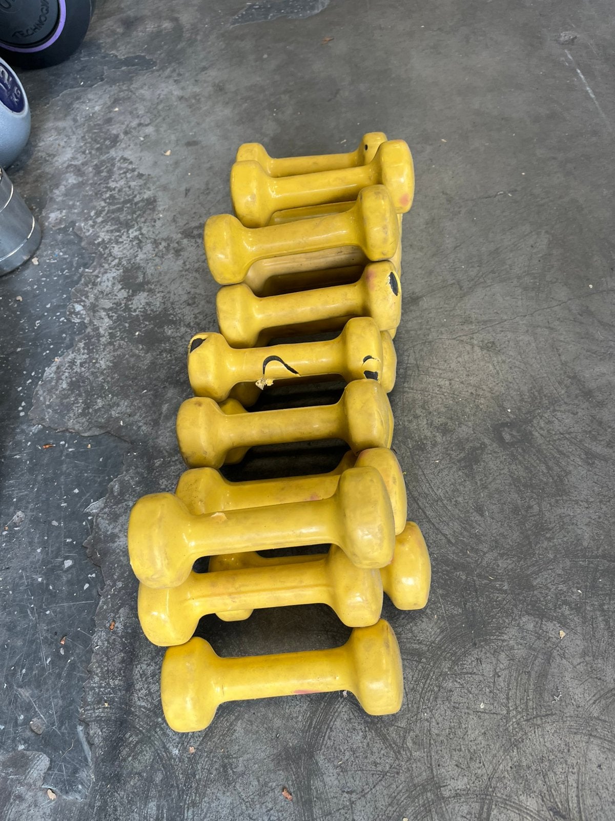 20 x 1 kg rubberen dumbbells set gewichten, Sport en Fitness, Rubberen dumbbells, Gebruikt, Gewichten, Ophalen of Verzenden