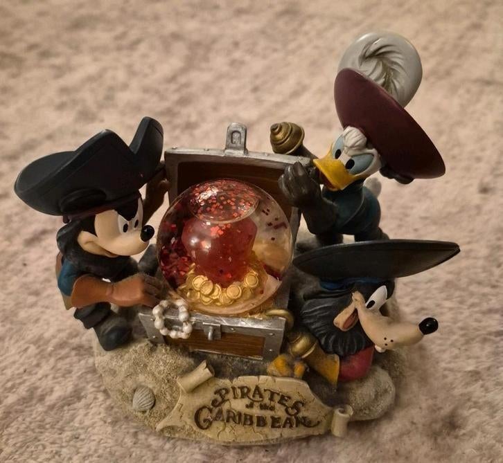 Beeld met sneeuwbol Disney, Pirates of the Caribbean, Ophalen of Verzenden, Zo goed als nieuw, Fantasy