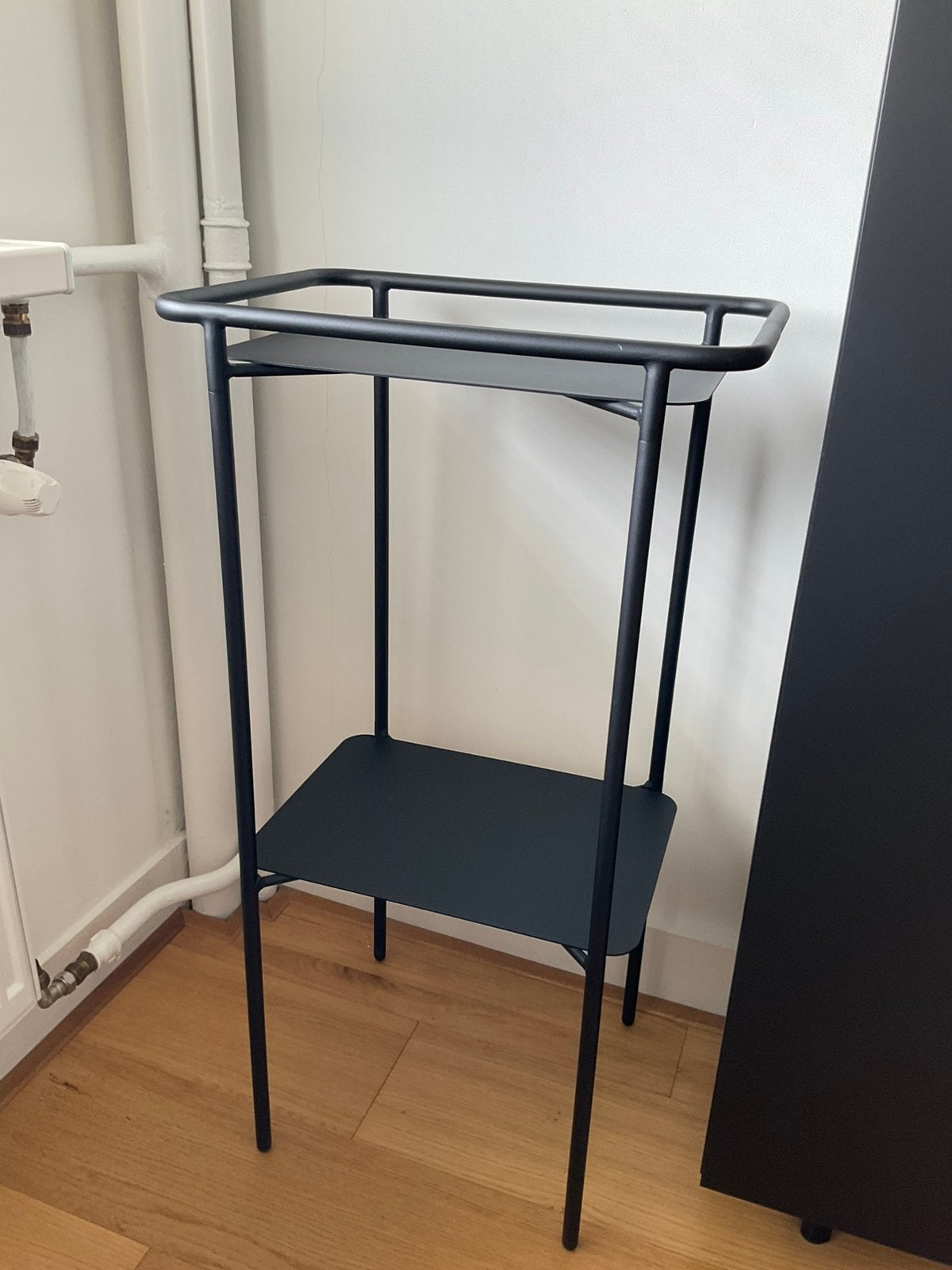 Design side table Menu Copenhagen (zwart), Huis en Inrichting, Ophalen, Minder dan 50 cm, Zo goed als nieuw, Metaal