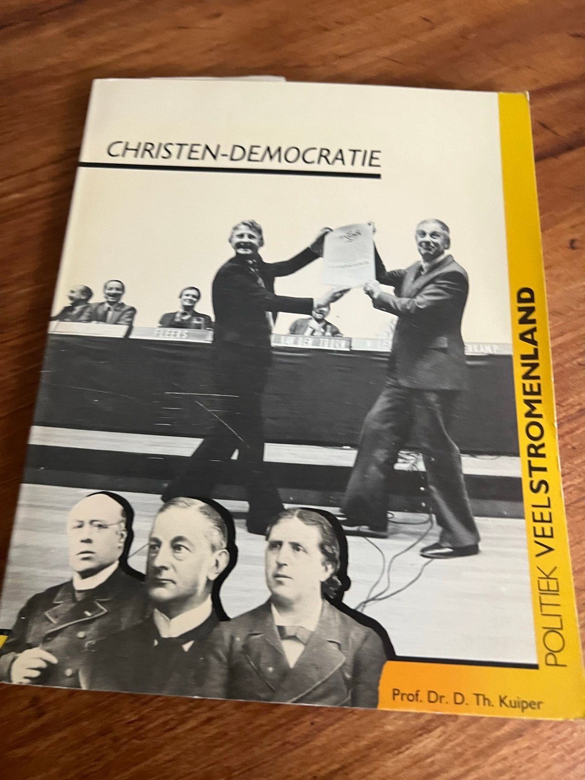 Christen-Democratie - Politiek Veelstromenland, Ophalen of Verzenden, Gelezen, Politiek en Staatkunde, Nederland