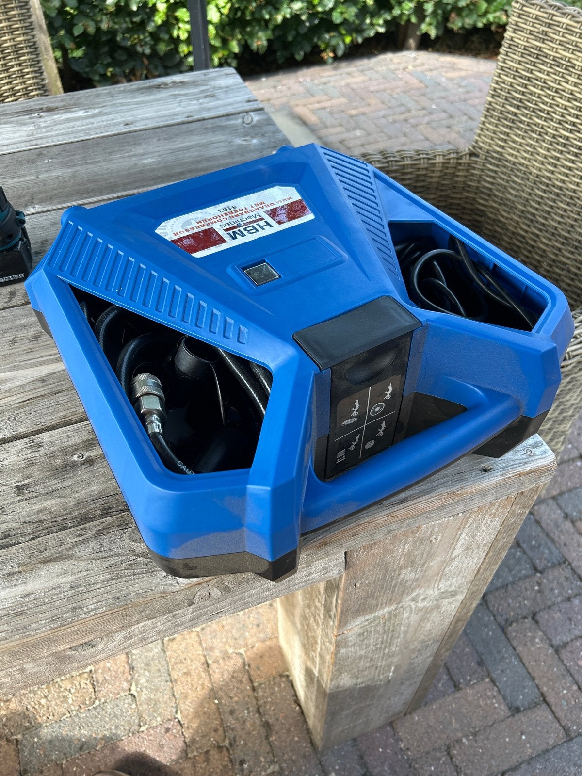 HBM Draagbare Compressor met Toebehoren, Gebruikt, 6 tot 10 bar, Ophalen of Verzenden, Minder dan 200 liter/min