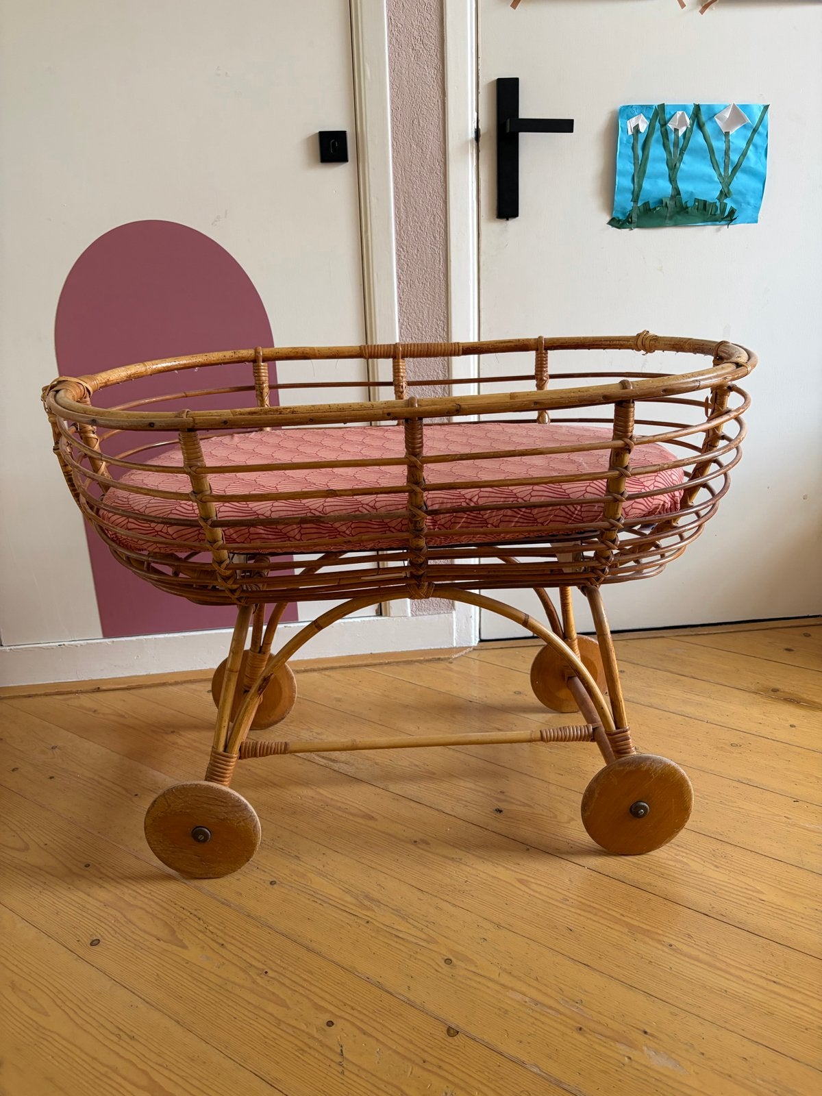 Rotan wieg op wielen (95/60cm), Ophalen, Gebruikt, Wieg