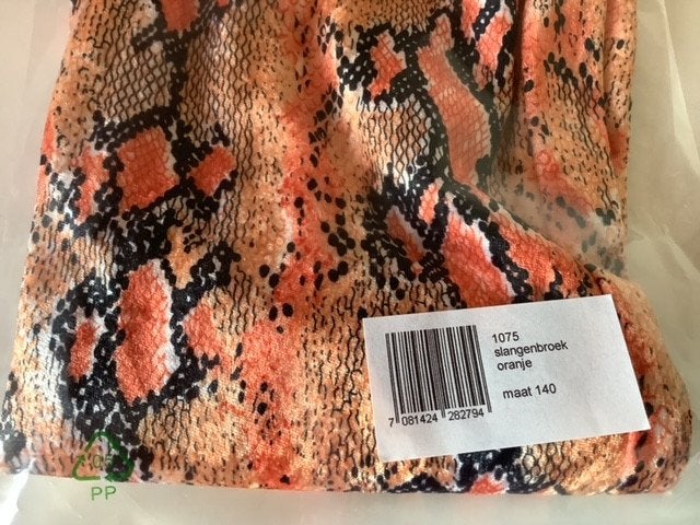 Nieuwe oranje slangenbroek maat 140 carnaval-model 1075, Ophalen of Verzenden, Nieuw, 134 t/m 140, Jongen of Meisje