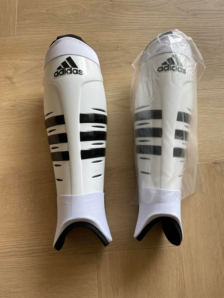 Adidas Scheenbeschermers SG - Nieuw in doos, Maat L, Ophalen of Verzenden, Nieuw, Overige typen
