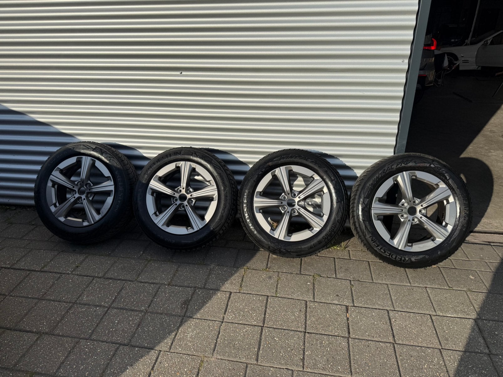 Bmw X1 U11 velgen 205/65 17 vresdestein winterbanden, Auto-onderdelen, Banden en Velgen, Ophalen, 17 inch, 205 mm, Band(en)