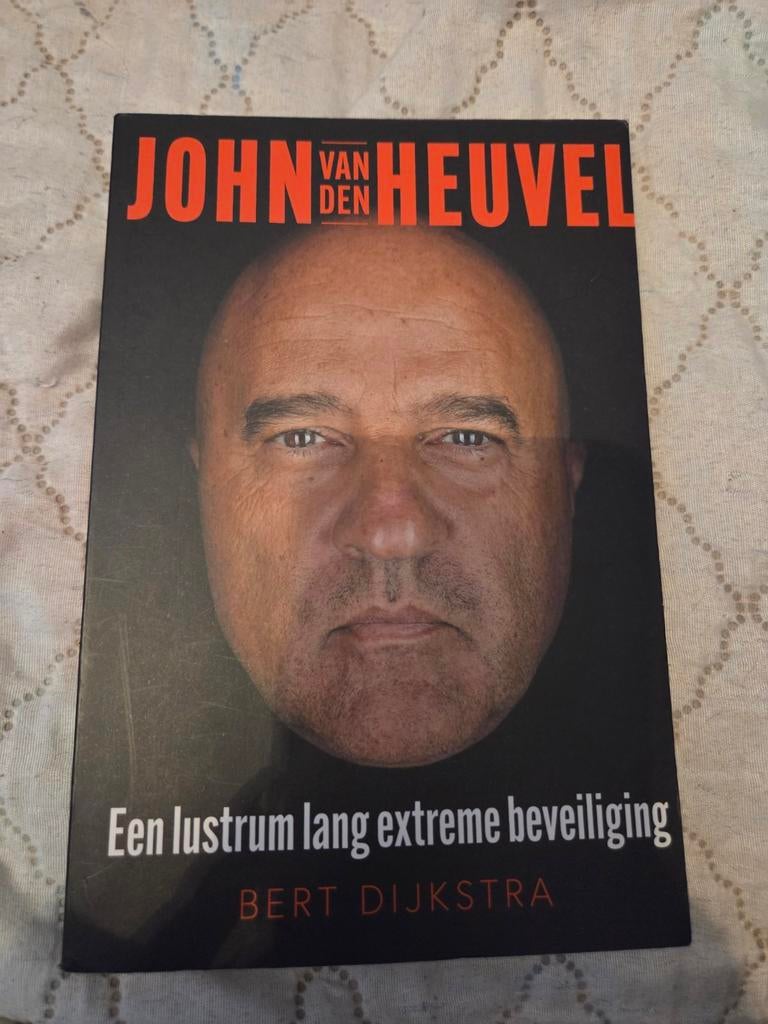 John van den Heuvel: Een lustrum lang extreme beveiliging, Boeken, Ophalen of Verzenden, Gelezen, Bert Dijkstra, Overige