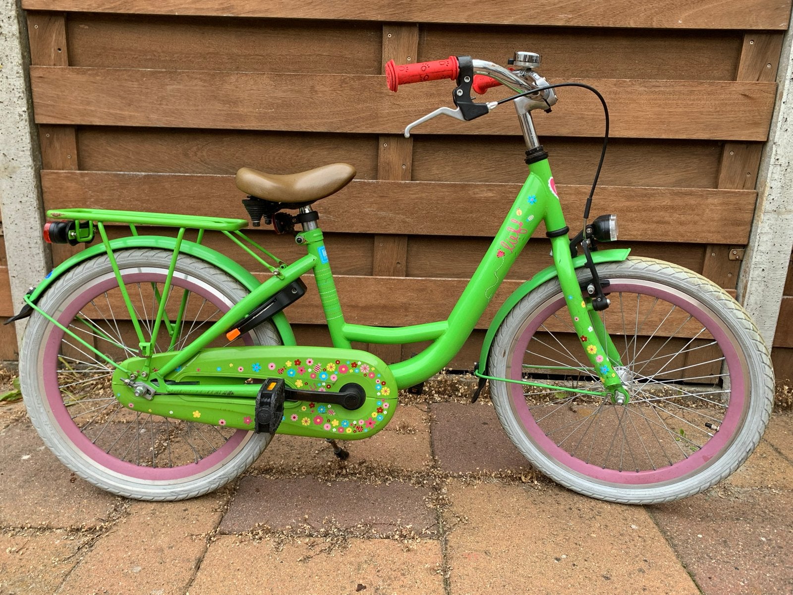 Gebruikte kinderfiets 20 inch - Groen met roze accenten lief, Fietsen en Brommers, Ophalen, Gebruikt, Terugtraprem, 16 tot 20 inch