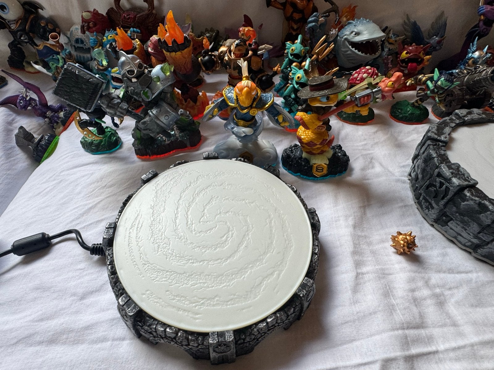 Skylanders set: 48 figuren + 2 Wii spellen, Spelcomputers en Games, Avontuur en Actie, Gebruikt, 1 speler, Eén computer