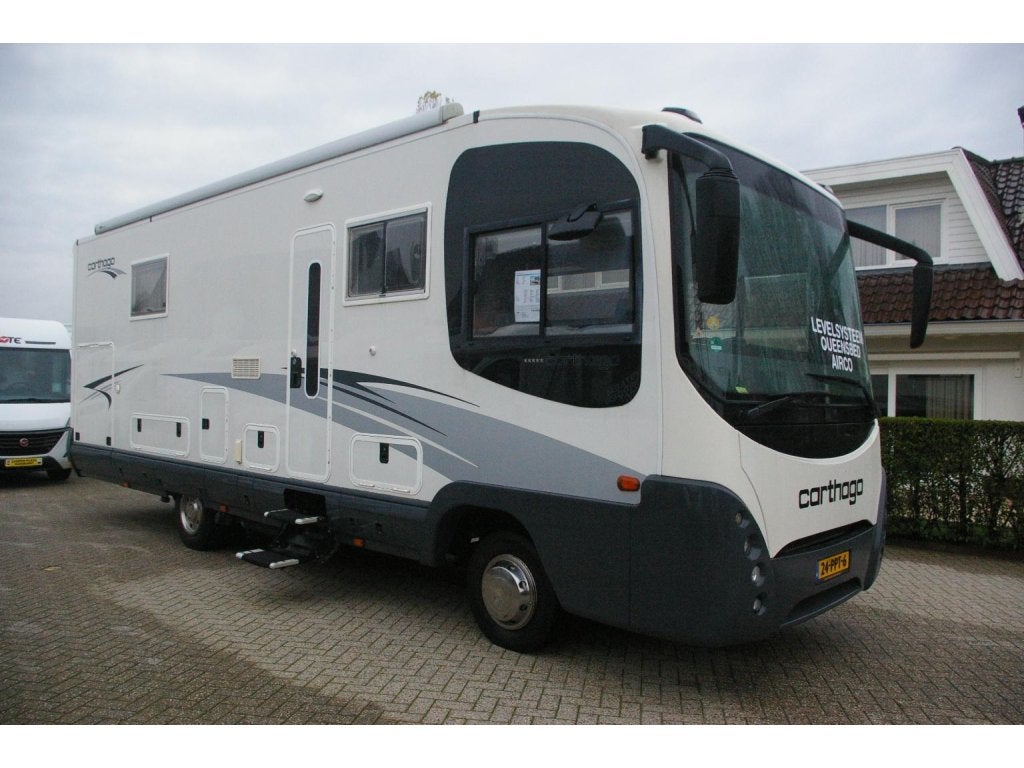 Carthago Mega Liner ML 2 Q, QueensBed, Level Systeem., Integraal, Chemisch toilet, Vloeistofverwarming, Bedrijf