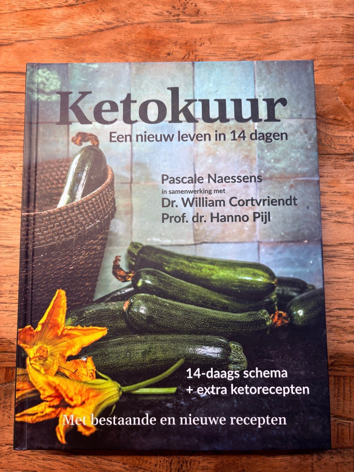 Ketokuur: Een nieuw leven in 14 dagen - Pascale Naessens, Boeken, Ophalen of Verzenden, Zo goed als nieuw, Dieet en Voeding