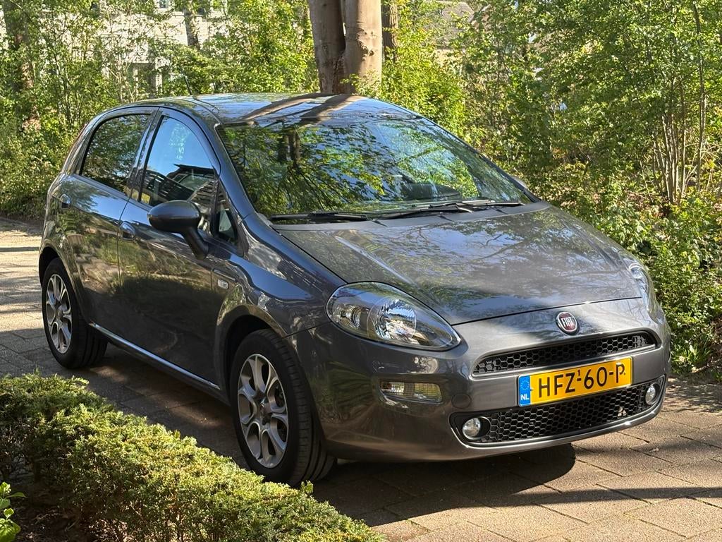 Fiat Punto 1.4 2017, Auto's, Fiat, Voorwielaandrijving, Stof, Zwart, 4 cilinders