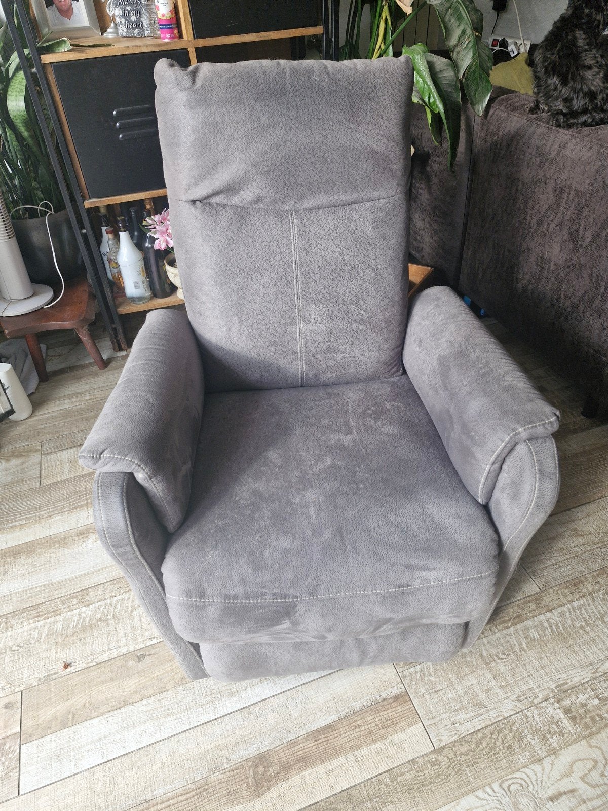 Te koop elektrische relaxstoel, Ophalen, Zo goed als nieuw, 50 tot 75 cm