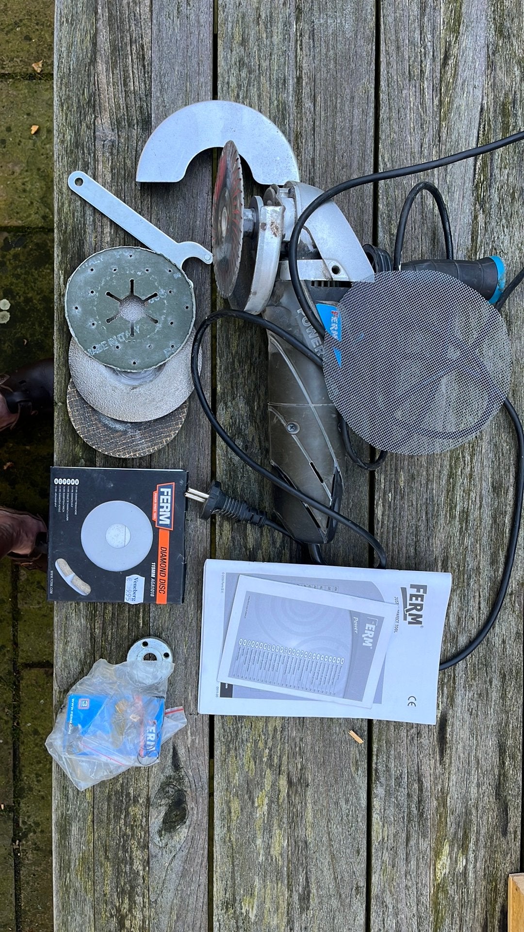 Ferm - hoekse slijper - accessoires, Ophalen, Gebruikt, 700 tot 1000 watt, Haakse handslijpmachine