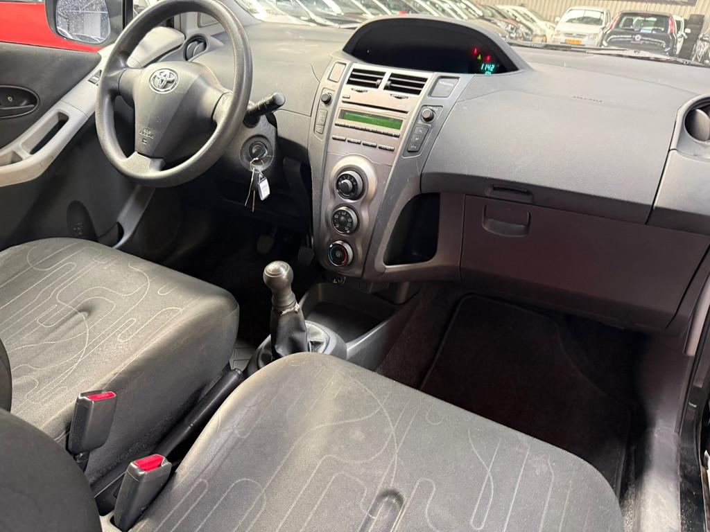 Toyota Yaris 1.0 VVTi Acces Lichtmetalen velgen, Nieuwe kopp, Voorwielaandrijving, 750 kg, Zwart, 960 kg