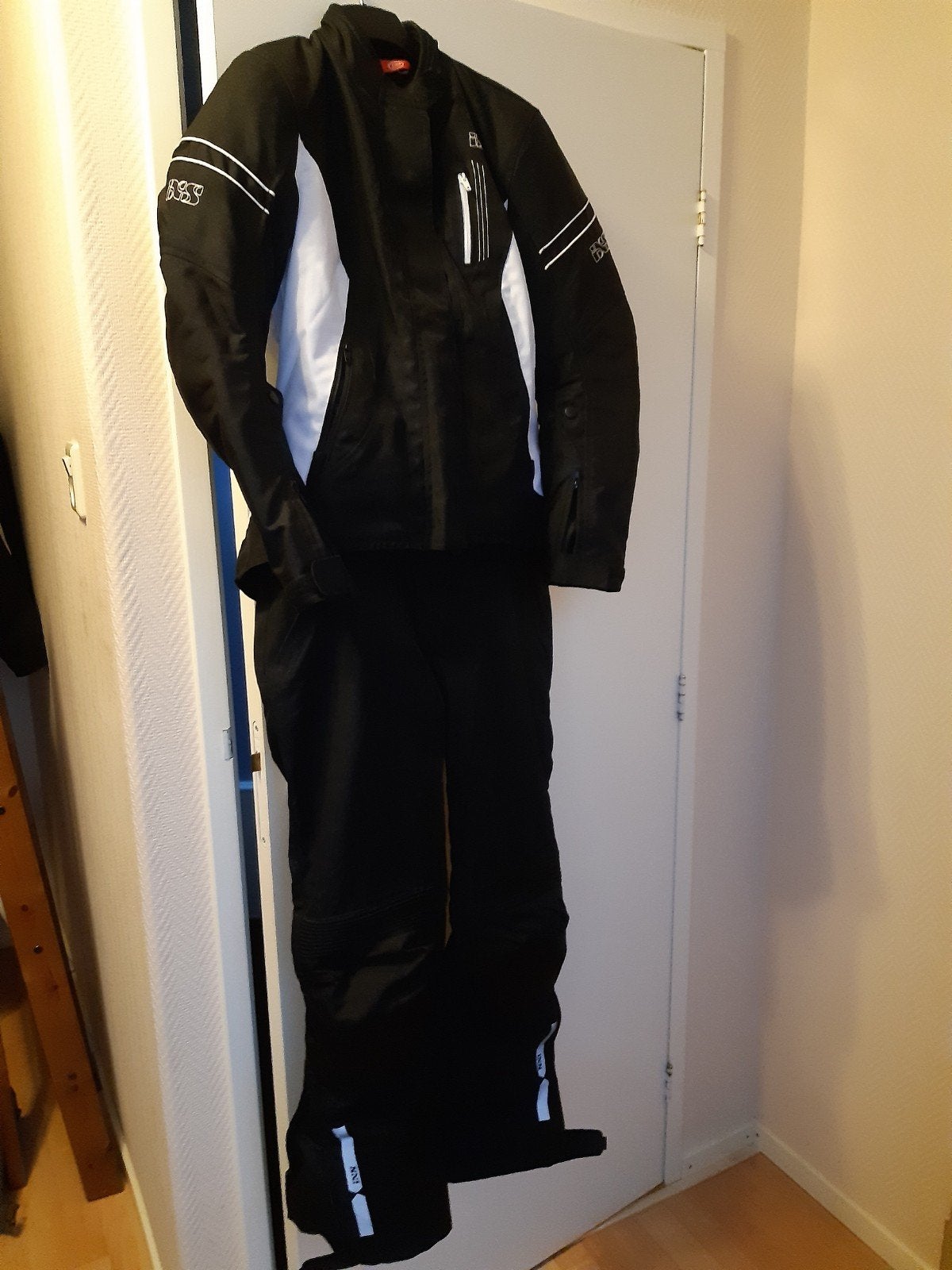 Motorpak ixs, leren motorhandschoenen, motorhelm shark, Motoren, Kleding | Motorkleding, Combipak, Tweedehands, Ophalen