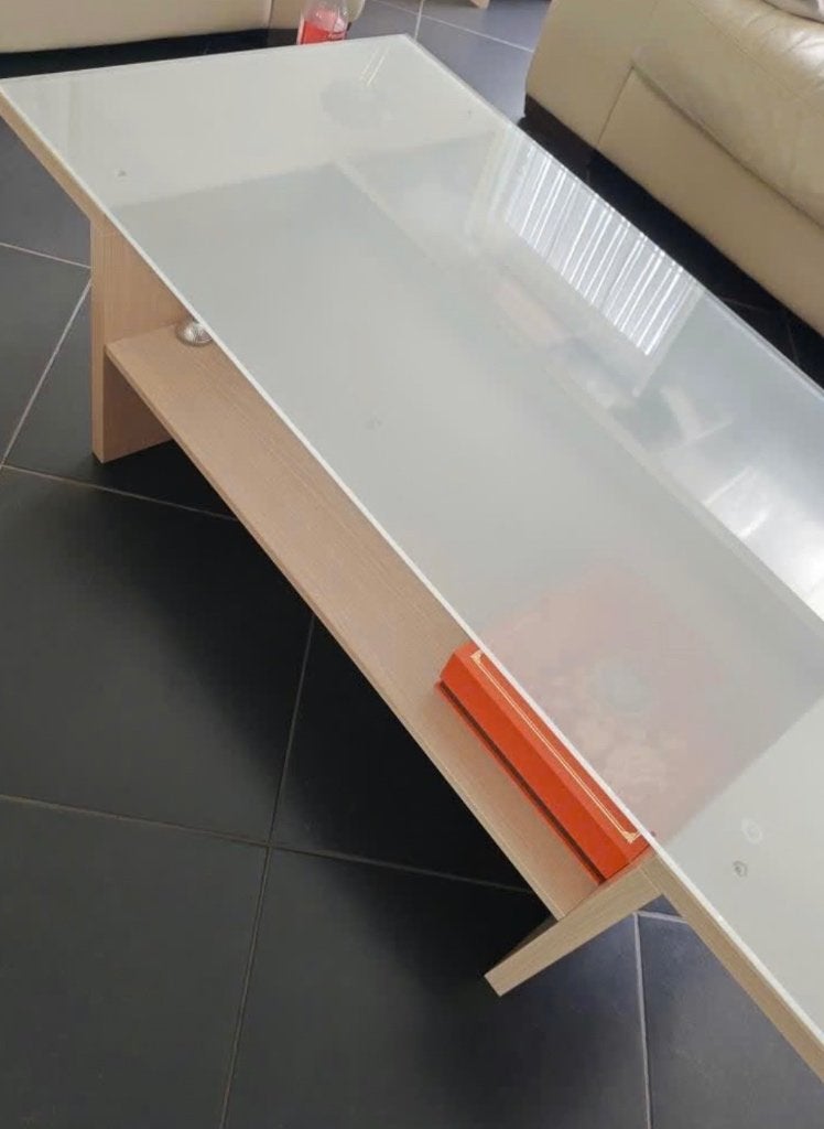Moderne salontafel met wit glazen blad, Ophalen, Gebruikt, 100 tot 150 cm, Glas