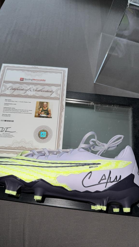 Unieke Nike voetbalschoen gesigneerd door Cafu, Ophalen of Verzenden, Zo goed als nieuw, Buitenlandse clubs, Overige typen