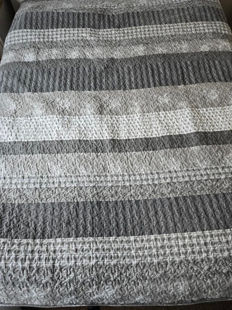 JYSK Kornblomst Bed Throw 220x240 cm, Ophalen of Verzenden, Zo goed als nieuw, Tweepersoons, Wit