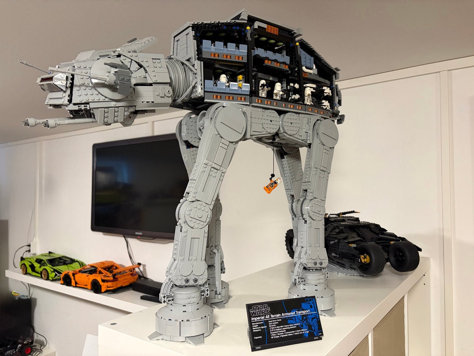 LEGO 75313 USC AT-AT Star Wars Set.