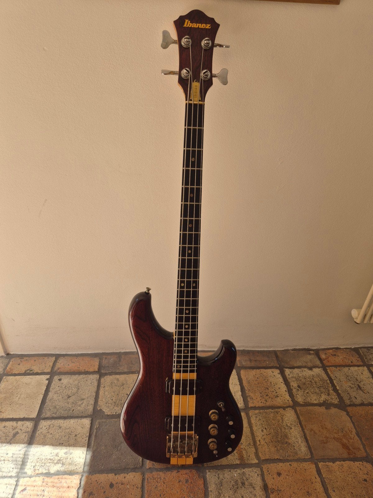 Ibanez Musician MC924 basgitaar uit 1980 met koffer, Ophalen, Gebruikt, Elektrisch