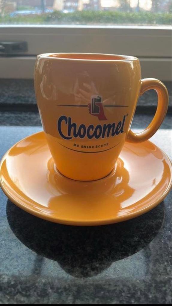 Nieuwe Chocomel beker en schotel, Ophalen, Keramiek, Nieuw, Overige stijlen