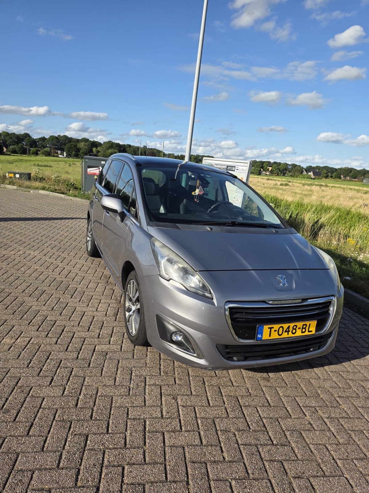 Peugeot 5008 1.6 THP 5PL 2014 Grijs, Auto's, Peugeot, Particulier, Benzine, MPV, Handgeschakeld, Geïmporteerd, Zilver of Grijs