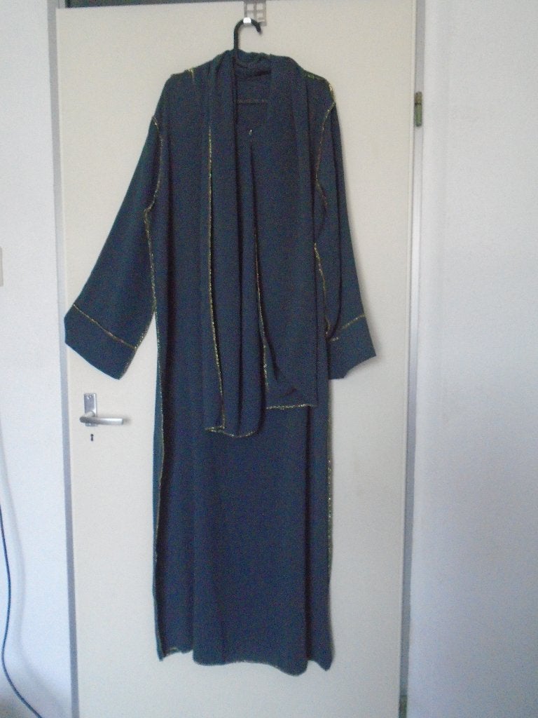 Grijze Lange Dubai Jurk Abaya met Gouden Details L-XL Nieuw, Verzenden, Maat 46/48 (XL) of groter, Nieuw, Onbekend