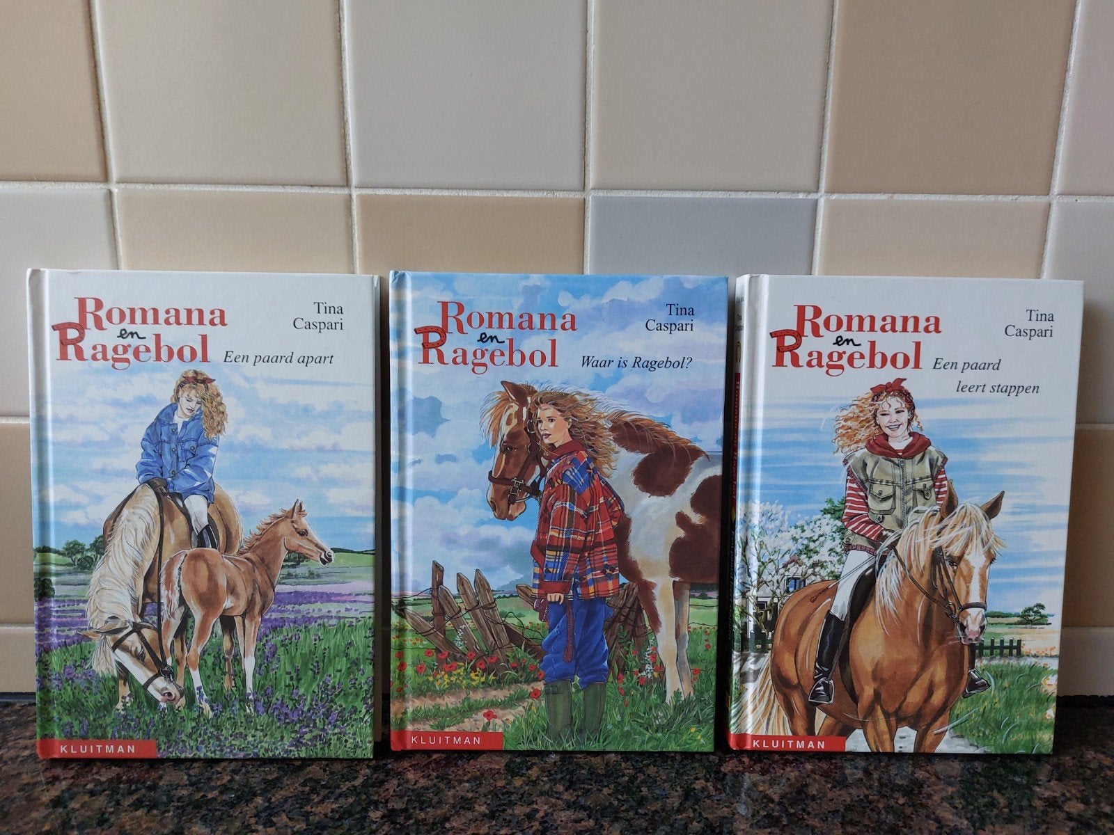 3x ROMANA EN RAGEBOL van TINA CASPARI voor PAARDENMEISJES, Ophalen of Verzenden, Zo goed als nieuw, Tina Caspari, Fictie